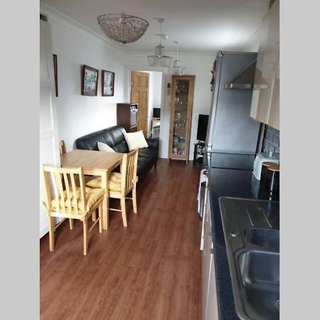 A Home Away From Home With A Big Welcome Erith Екстер'єр фото